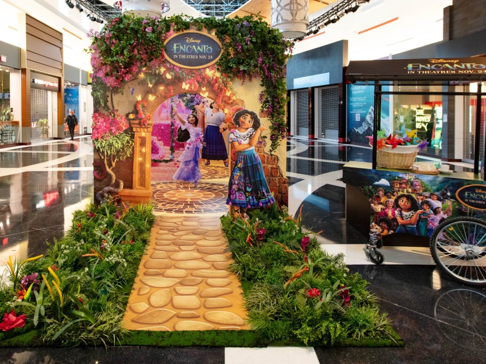 pop up shop display for encanto